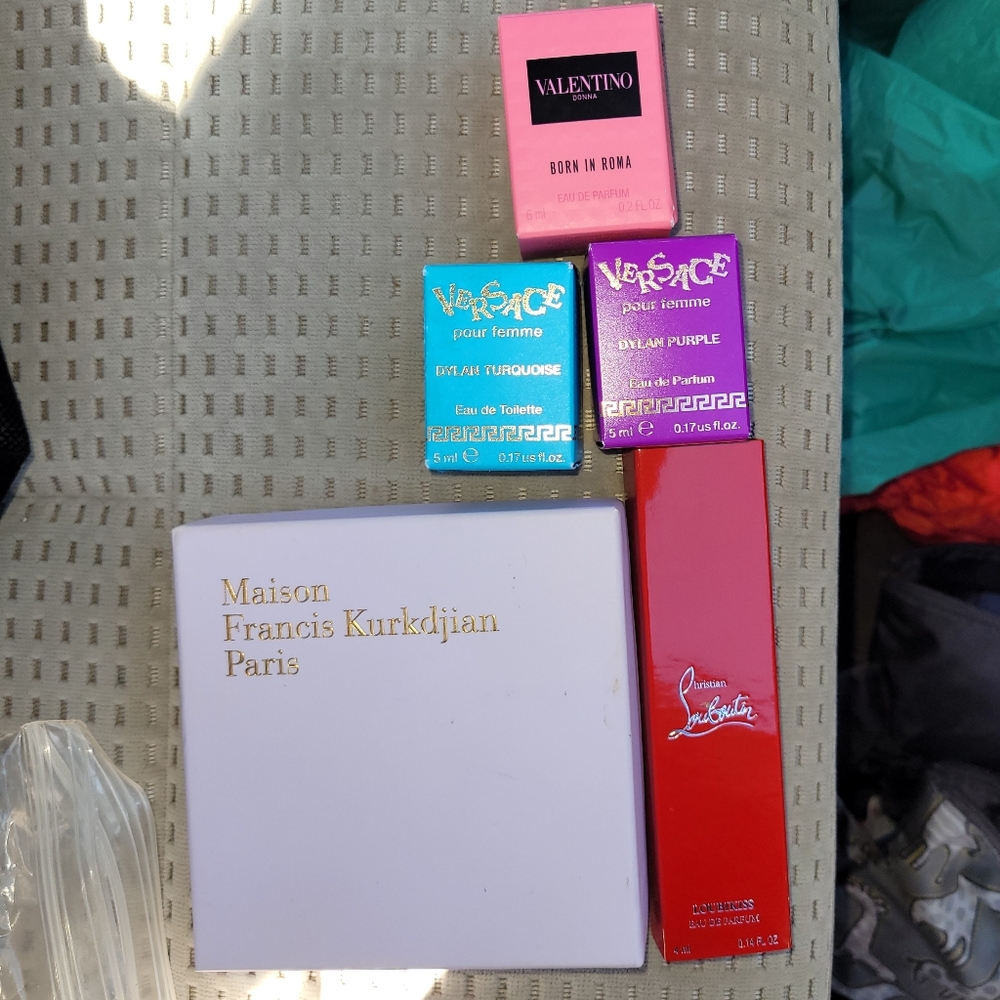 Sample size perfumes